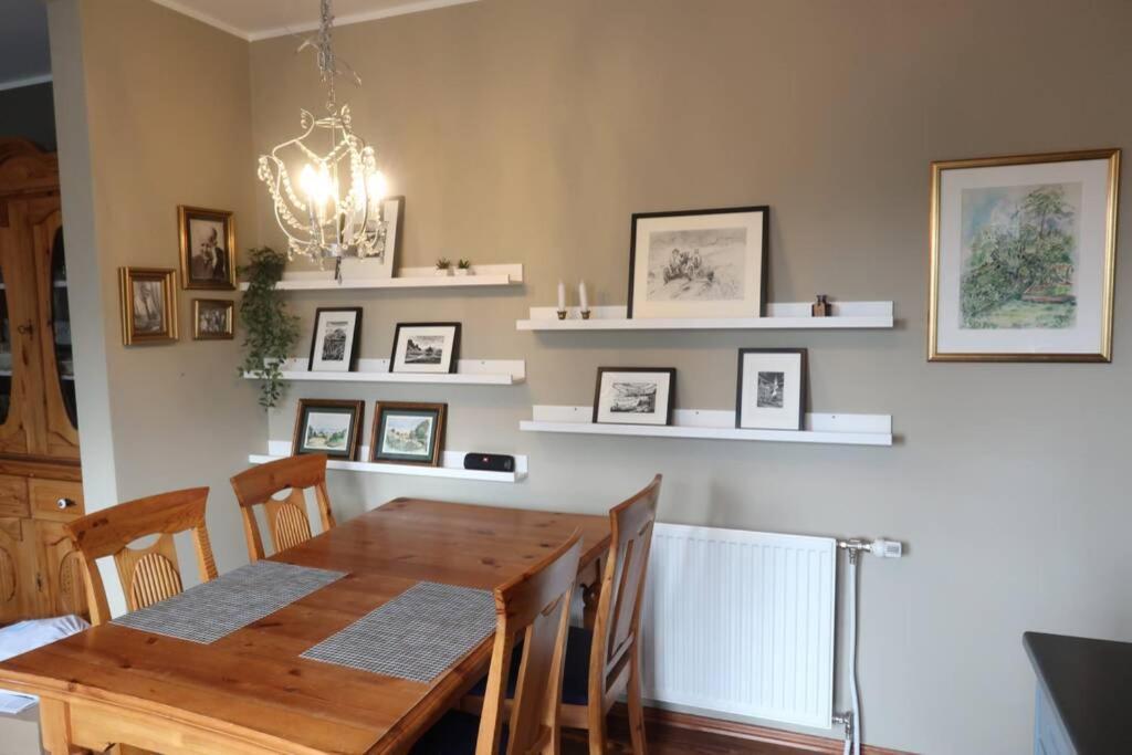 Warm And Welcoming Flat Downtown Akureyri Apartamento Exterior foto